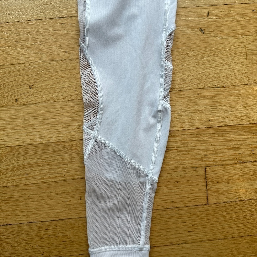 Lululemon Clear The Court 28 White With Hint of Pink Leggings Women's Size 4 - Picture 8 of 14